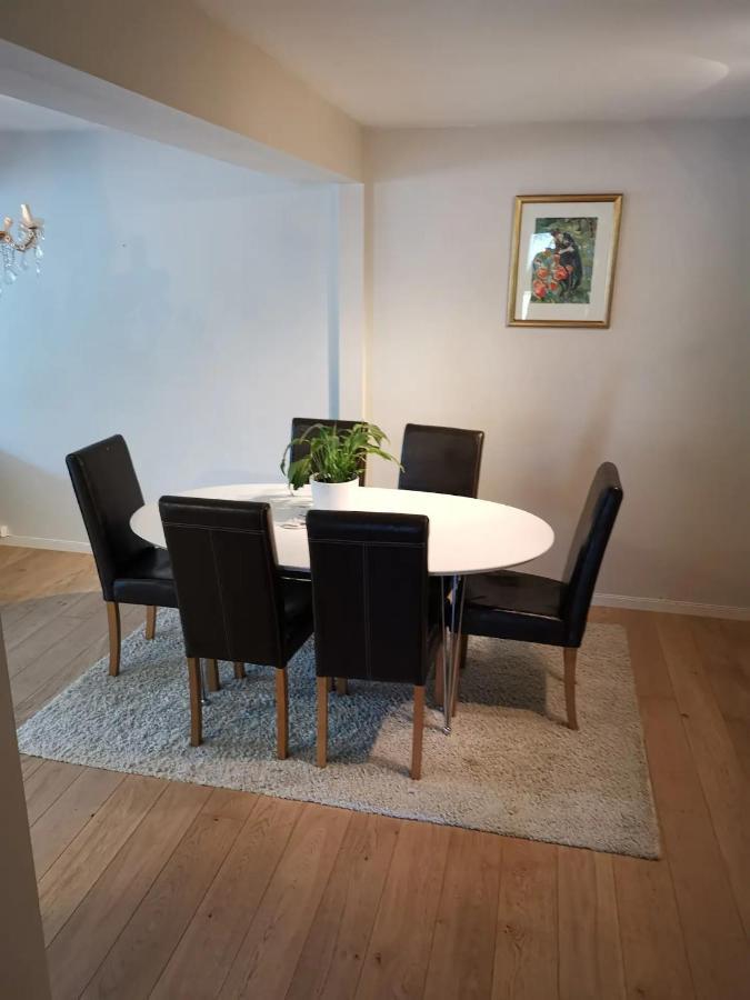 Big, Spacious With Free Parking Apartamento